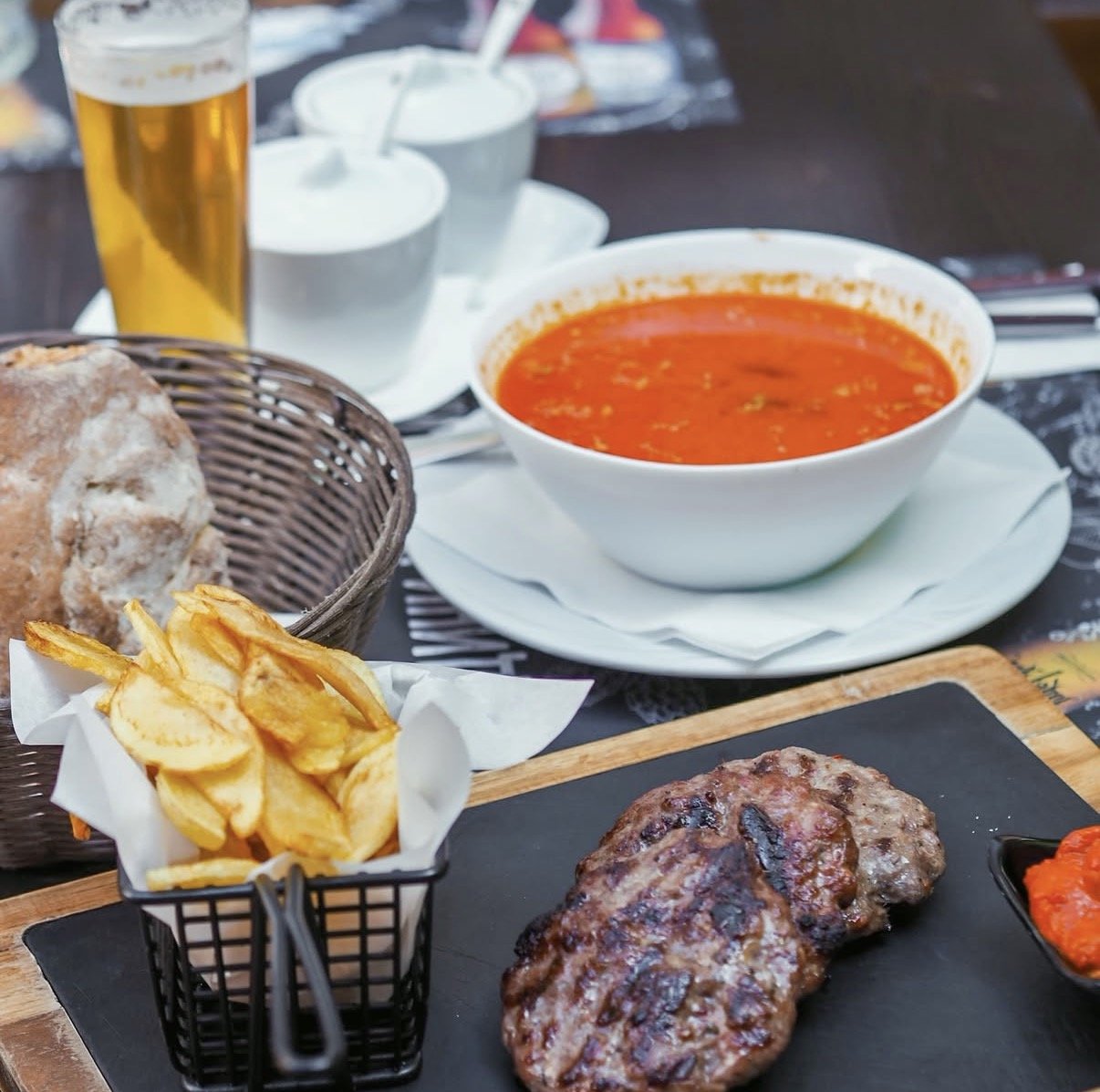 Шкембе чорба и кюфтета